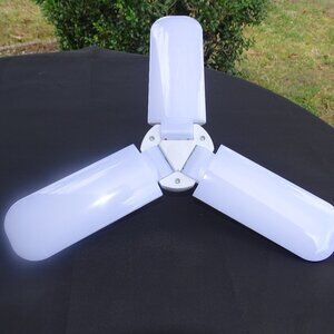 HYPE Universal Folding LED Light